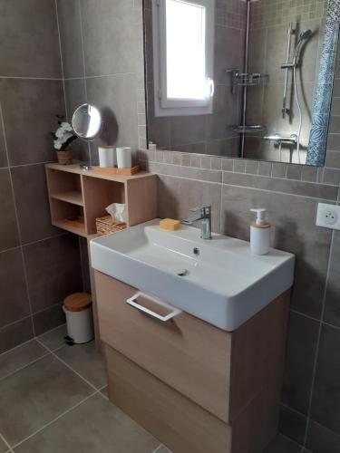 Bilik mandi di Les LOCS Du GRAZEL