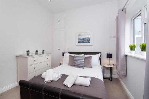 Saxon House Apartments