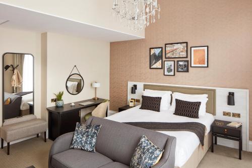 The Clermont London, Victoria Image