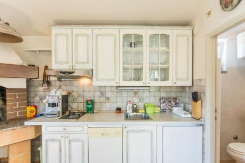 Kuchyňa alebo kuchynka v ubytovaní House Moonstone