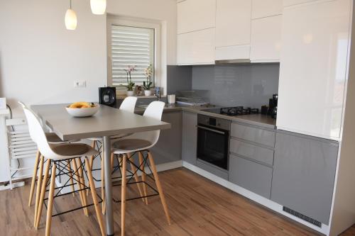 Elanza Apartments