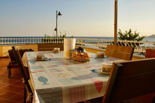 Afbeelding uit fotogalerij van CA' de GINO in Santo Stefano al Mare