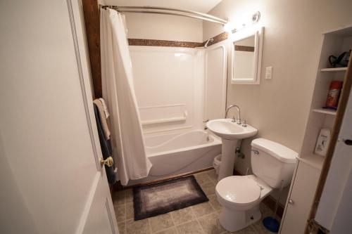 Huckleberry Cottage – Photos 2