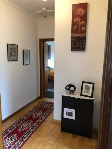 Фотография из галереи Red Door Cottage в городе Маунт-Гамбиер