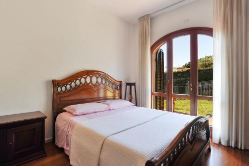 Montenero的住宿－4 bedrooms villa with private pool sauna and enclosed garden at Castellaccio，相簿中的一張相片