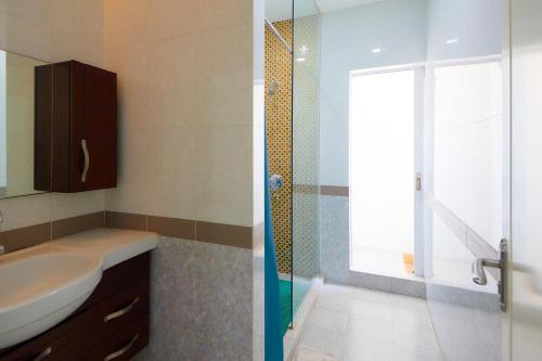 Season Residence tesisinde bir banyo