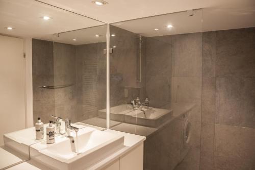 Et badeværelse på O-Zone Luxury