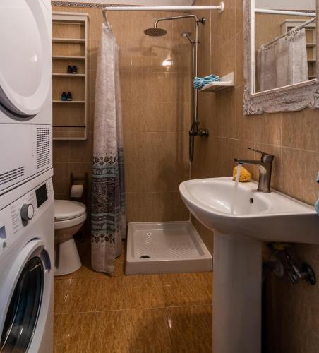 Aquanis Milos Apartments