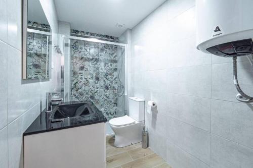 Et badeværelse på The rest between Picasso & Pompidou