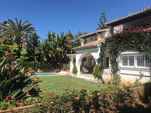 Villa Villa Fun en la Playa de los Monteros, Marbella