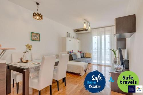 LCT Seaside Apartment