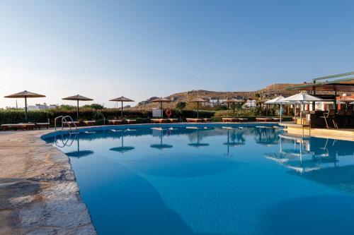 Bazén v ubytování LINDOS GARDENS RESORT COMPLEX nebo v jeho okolí