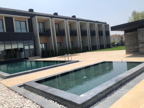 Πισίνα στο ή κοντά στο Hotel Bonvie