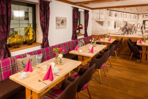 Restaurace v ubytování Gasthof Zur Seku
