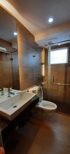 Bilik mandi di Leisure Stays - Premium Suites