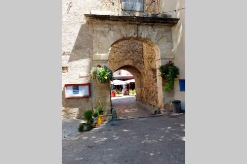 Φωτογραφία από το άλμπουμ του Character filled house overlooking the River Cesse σε Bize-Minervois