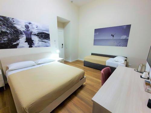 Toledo Place, Napoli, Italia