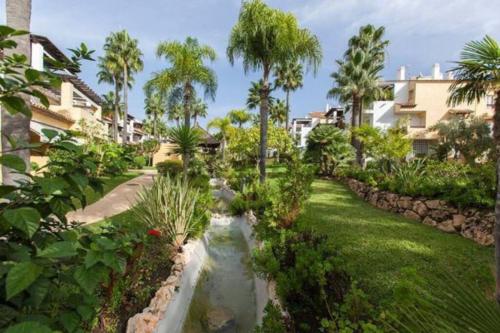 Tu casa en primera línea de playa de Marbella