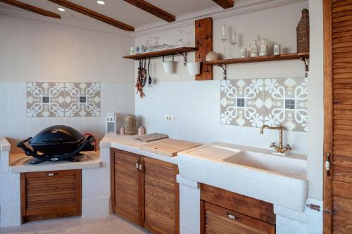 Idyllic villa Marieta with private pool, unforgettable view and free parking