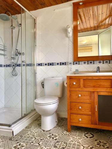 Bilik mandi di Guadalupe Cozy Inns
