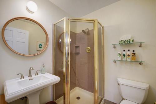 Ванная комната в Boulder Guest House
