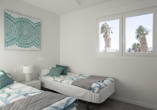 Sunny apartment in Denia with outdoor swimming pool and garage parking place included, 300m from the sandy beach