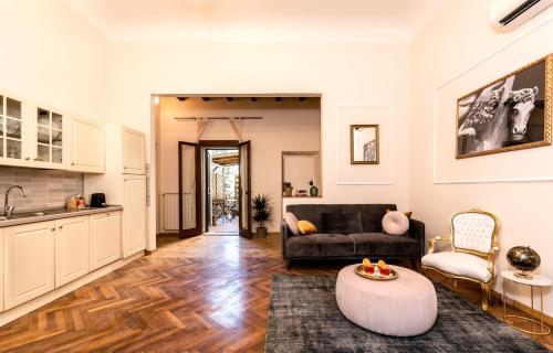 Elegant and historic 3-Bedroom in city center -By LikeHomeFlorence