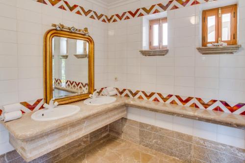 Ένα μπάνιο στο C251 Ram de Mar CR by Mallorca Villa Selection