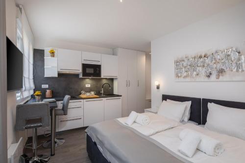 Luxury Studios & Room Five
