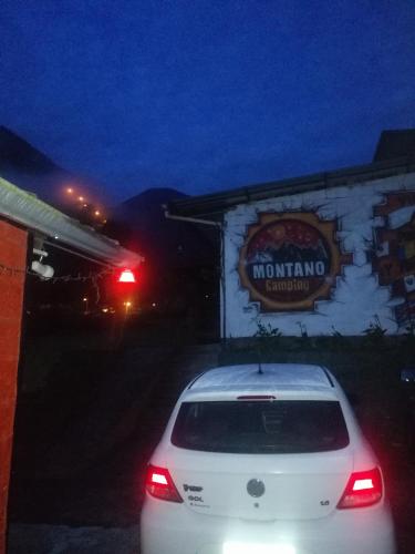 Imagen de la galería de Montano Camping & Hostel, en Baños