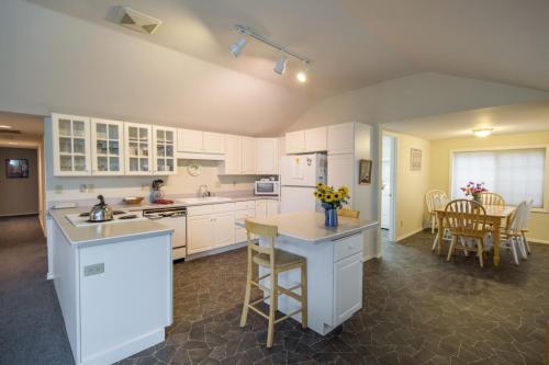 Pine Street Cottage – Photos 3