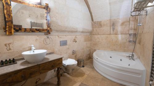 Bilik mandi di In Stone House