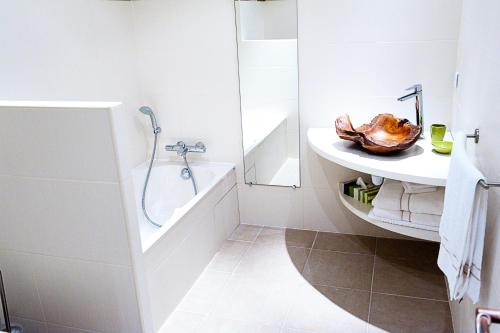 Ein Badezimmer in der Unterkunft Maison d'hôte Iparra- Pays Basque