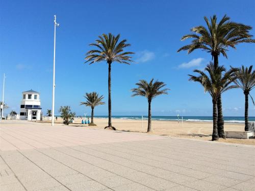 Een algemene foto of uitzicht op zee vanuit het appartement