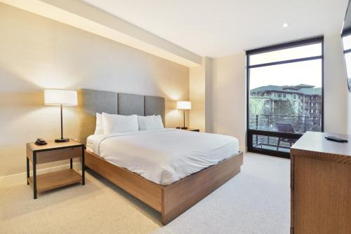 Ένα ή περισσότερα κρεβάτια σε δωμάτιο στο New & Luxury 2 BR in Canyons Village - Ski In Out