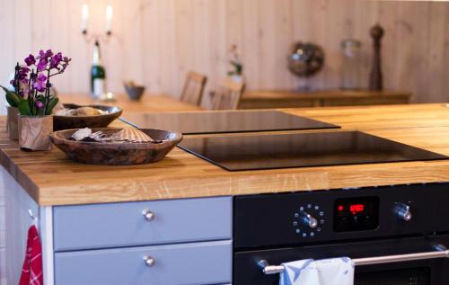 Una cocina o zona de cocina en Everts Sjöbods Bed & Breakfast