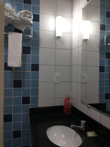 Un baño de Hotel Algas Marinhas
