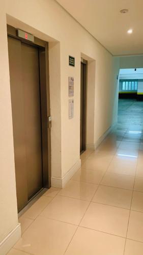Galería fotográfica de Flat Vip 5 Estrelas Granja Vianna Luxuoso e Sofisticado Alto Padrão Animália Park! en Cotia