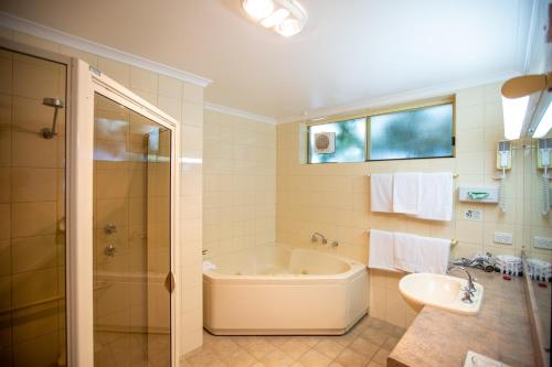Ένα μπάνιο στο Comfort Inn Robe