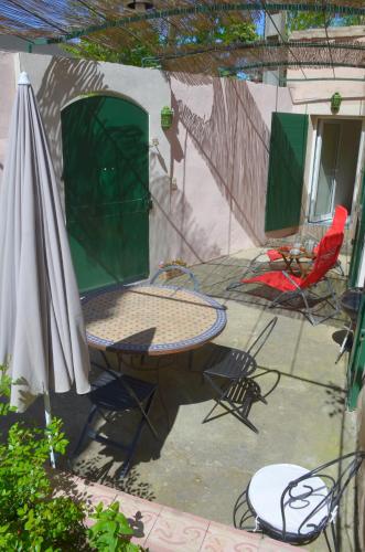 Foto Le Mas Sivan - maison provençale avec terrasse, parking sécurisé, climatisation, wifi 2