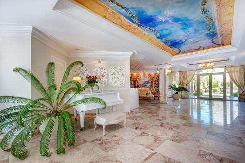 Izida Palace Apartments – Photos 4