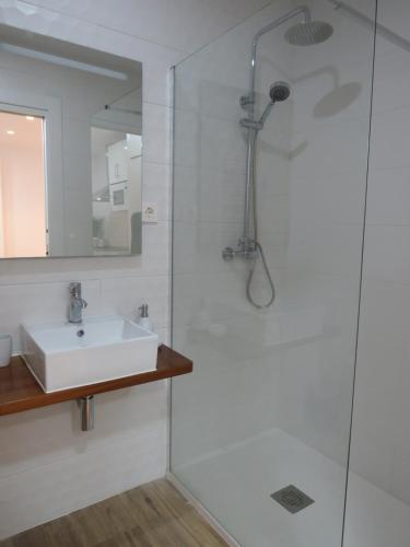 Koupelna v ubytování Apartamentos la Garita - El Taller - Cudillero