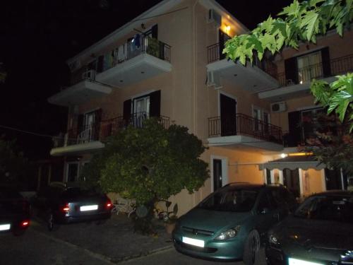 Το κτήριο όπου στεγάζεται  το διαμέρισμα