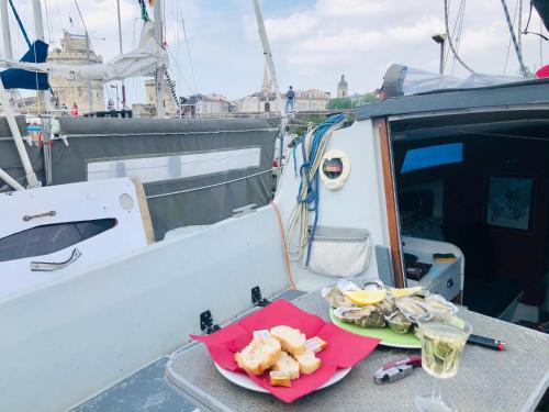 Foto da galeria de Nuit insolite sur un voilier au cœur de La Rochelle em La Rochelle