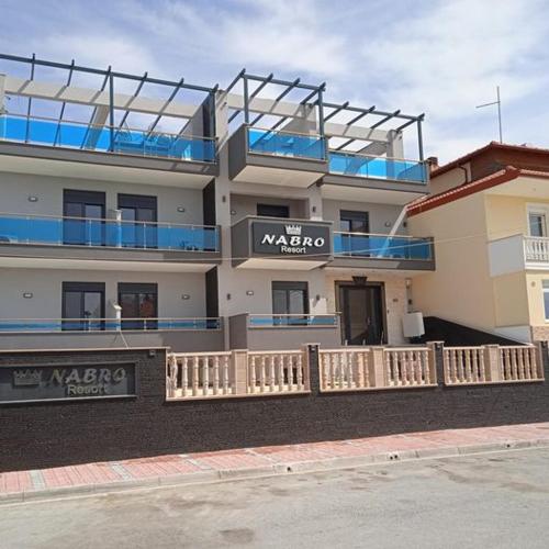 Budova, kde se aparthotel nachází