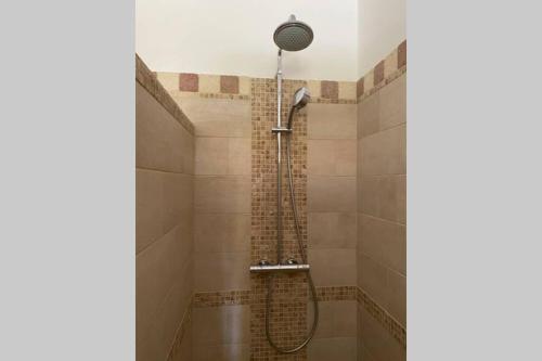 Koupelna v ubytování Suite spacieuse avec accès piscine