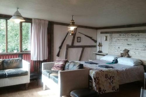 Χώρος καθιστικού στο FoxesDen, Unique Eco Cabin, Dartmoor views