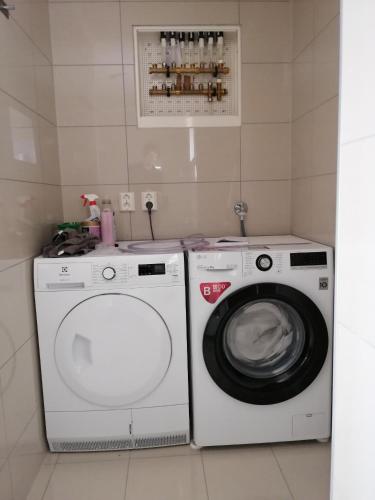 Imagine din galeria proprietății Atlanterhavsveien Rorbuer în Averoy