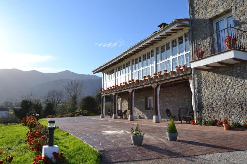 ホテルから撮影された、または一般的な山の景色