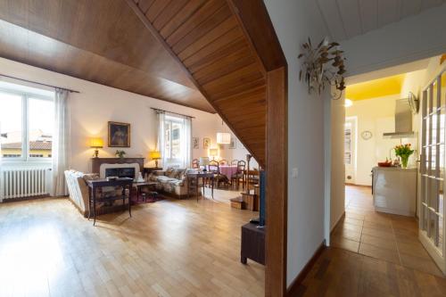 Lungarno attic with private terrace and lift